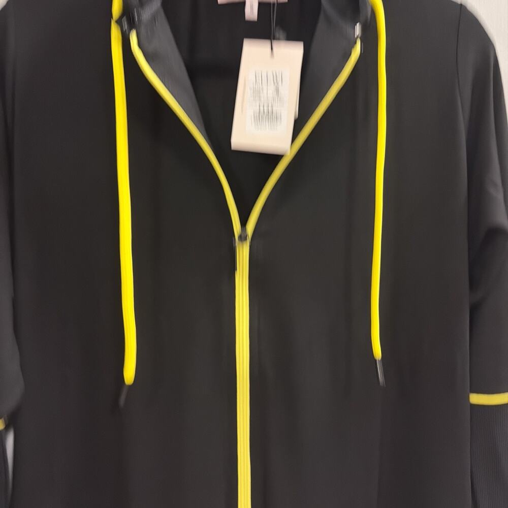 Ellwi Morning Robe In Black And Yellow Women’s Small